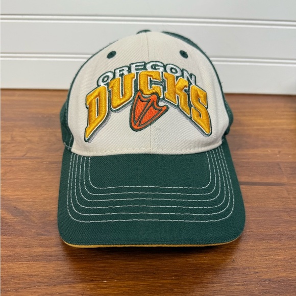 Oregon Ducks green & white baseball adjustable cap hat. One size fits most. - Picture 1 of 7